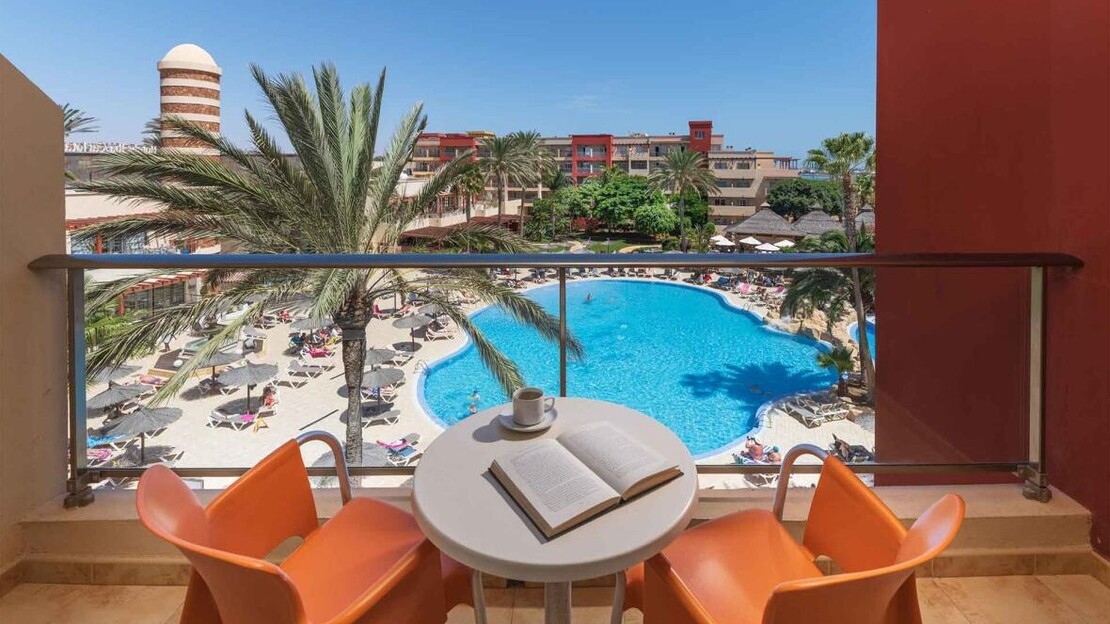 Elba Carlota Beach and Convention Resort